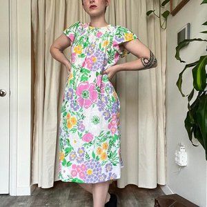 1970s Retro Floral Nightgown